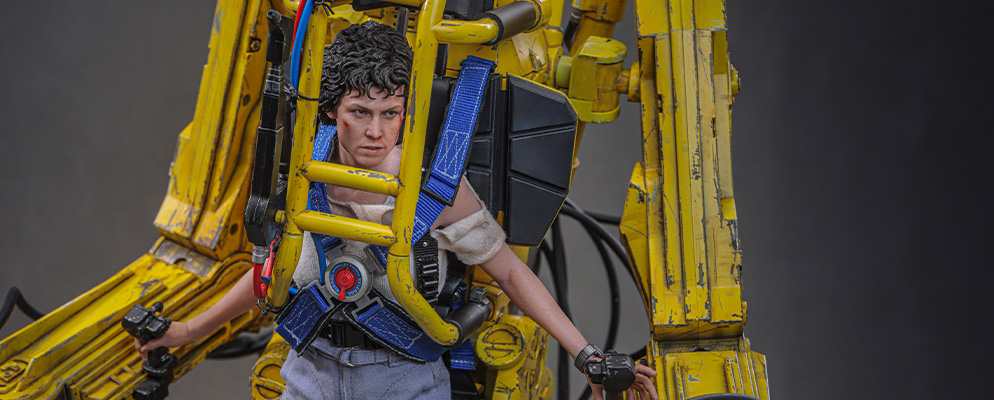 Hot Toys Japan lists Ripley and Power Loader 2.0 for December 2027
