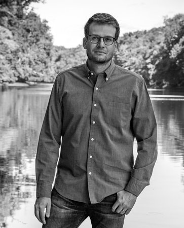 John Green earns Guinness record after signing 875,557 book tip-ins